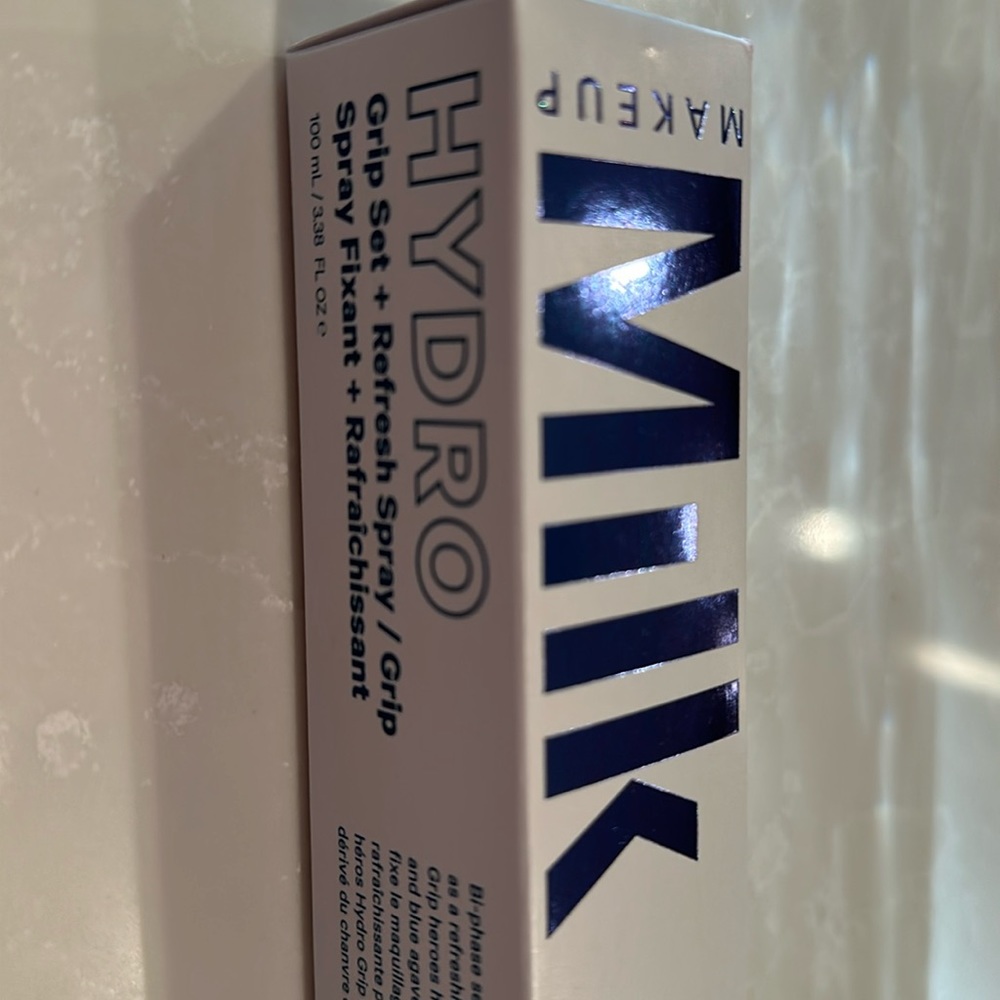 Milk Hydro Grip Set & Refresh Spray